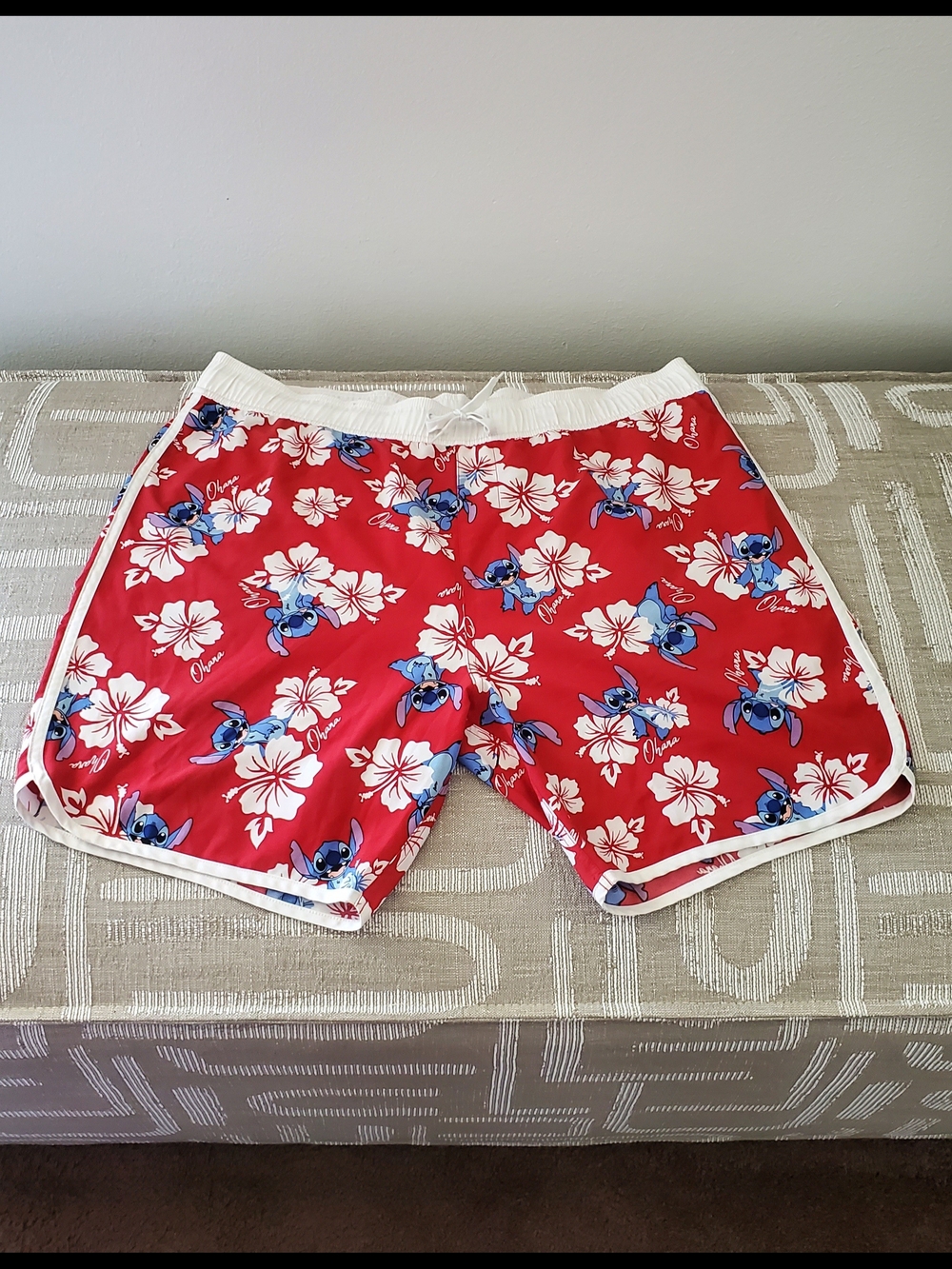 Disney Lilo & Stitch Hawaiian Ohana Board Swim Trunk Shorts Men's Size 38